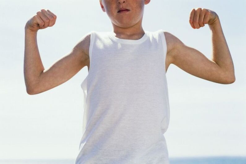 14 yoshida kuchli o'spirin va jinsiy olatni kengayish