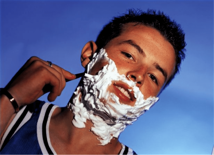 O'smirni jinsiy orasidagi kattalashtirish haqida o'ylaydi va o'ylaydi